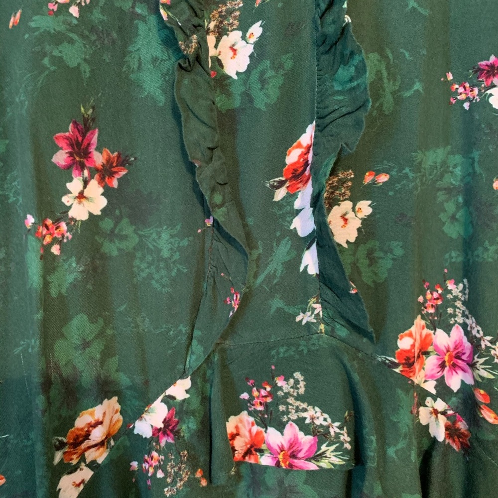 Green Ruffled Midi Dress - Picture 2 of 7